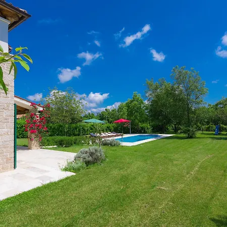 Villa Bella By Interhome Marčana