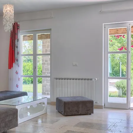 Villa Bella By Interhome Marčana